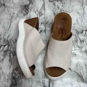 Fly London Of White Leather platform slide mules sandals size 39/US 9 9.5